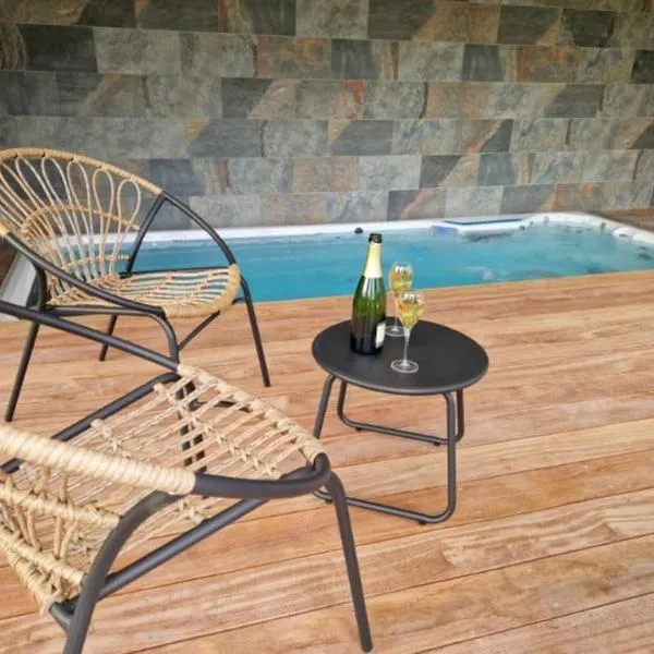 Escapade Romantique à Saint Omer-Espace Totalement Privatisé Avec Terrasse, hotel v destinaci Saint-Omer
