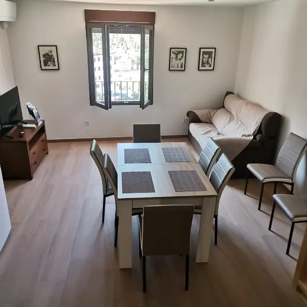 Casa Domingo, hotel in Villahermosa del Río
