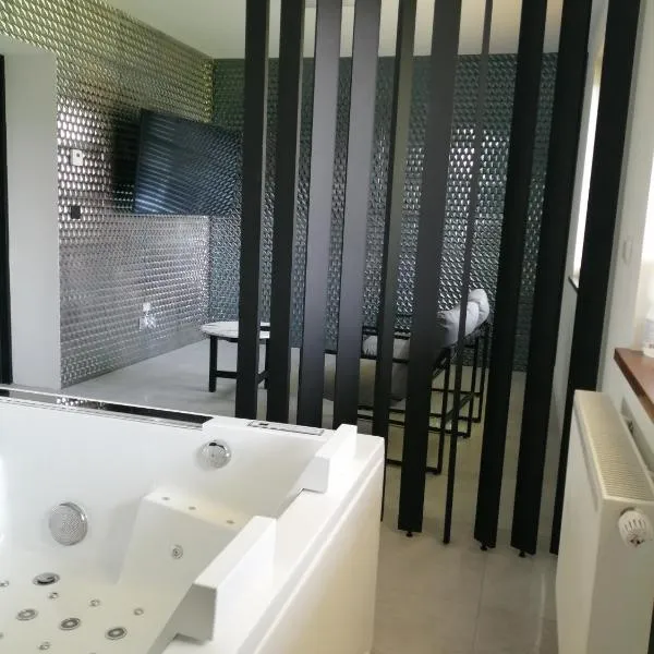 Apartament Monika Dziwnówek Wrzosowo z jacuzzi, hotel em Wrzosowo
