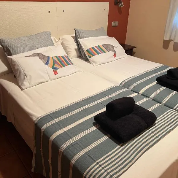 HOSTAL TREVELEZ, hotel v destinácii El Ejido