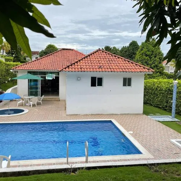 Acogedora casa de descanso con piscina privada, hotell sihtkohas Melgar