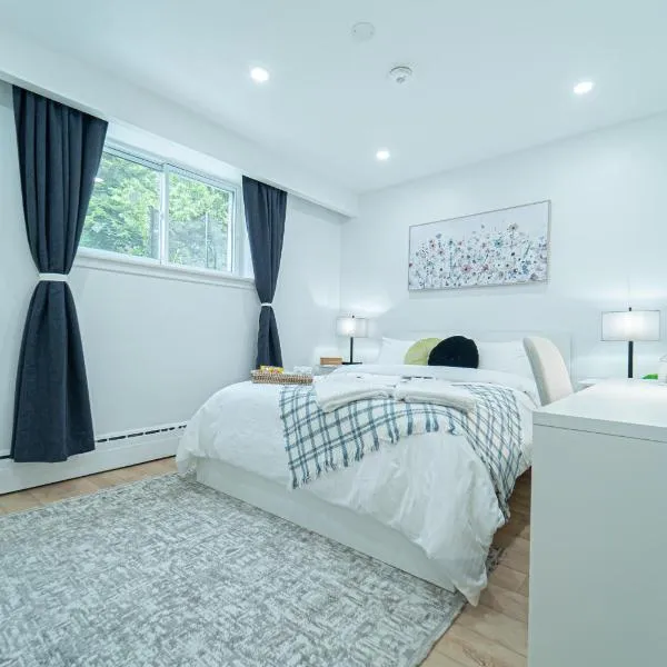 Cozy Double Private Room, Comfy Bed, Free Parking, hotel in Toronto