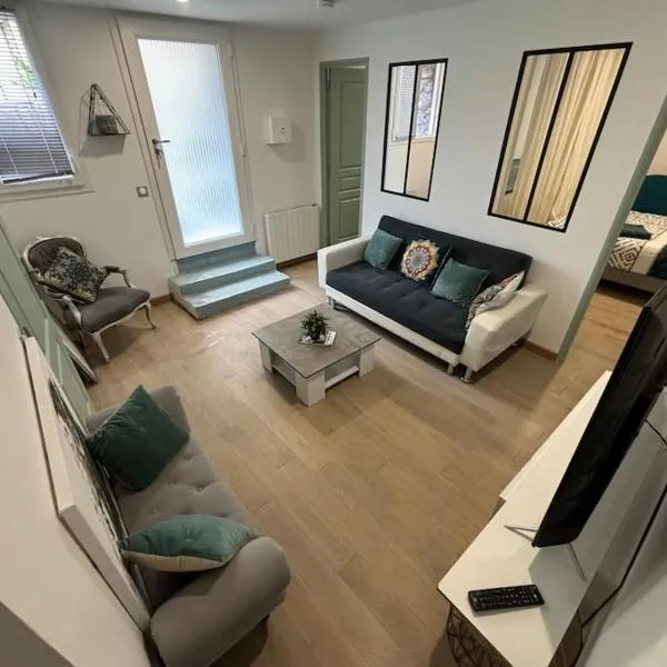 M2 - Fabulous Appart - 3 rooms - 5 min metro - PARC EXPO, hotel v destinácii Malakoff