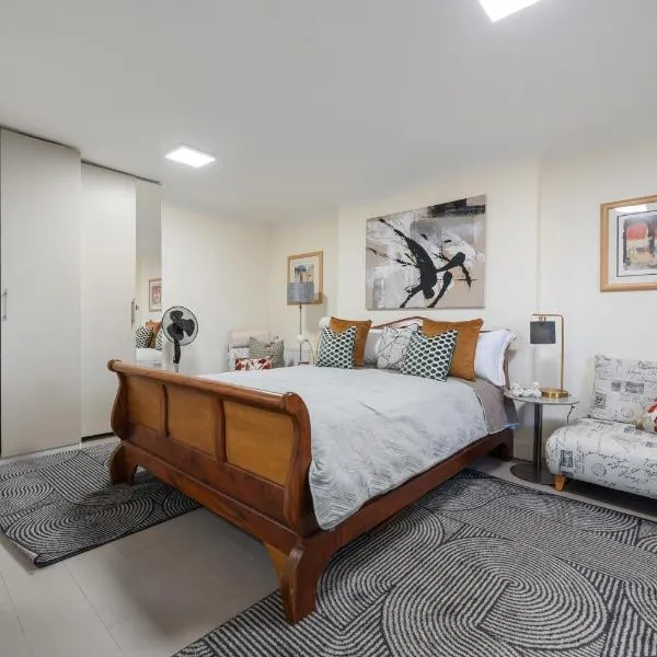 Leamington Park Studio with Parking, готель у Лондоні