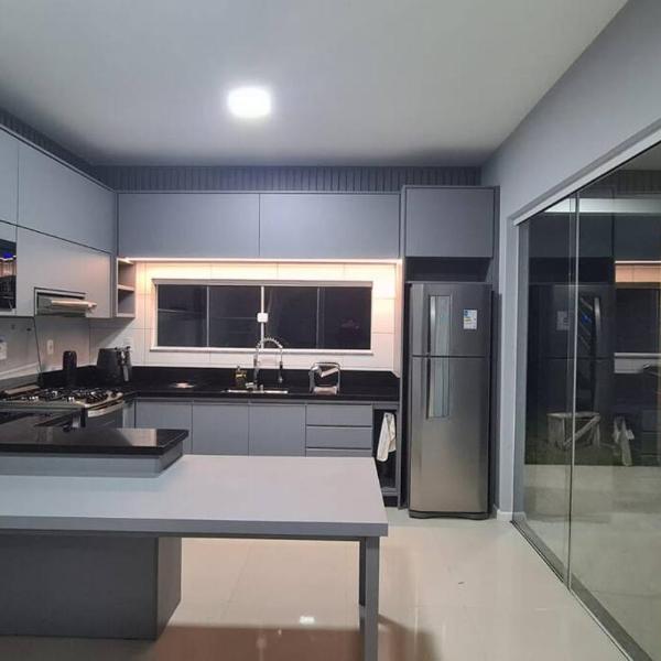 sobrado região central de Itapoá 11 pessoas