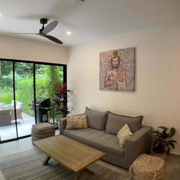 2Bdr Condo - Los Delfines Golf & Country Club - Large Patio - Beach of Playa Tambor - 24 hrs security, hotel v destinaci Pochote