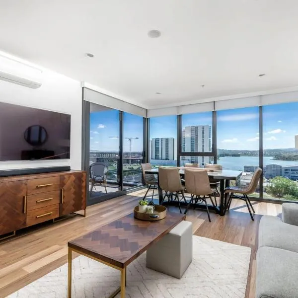 Sensational City Apartment with Lake Views, hotel en Canberra
