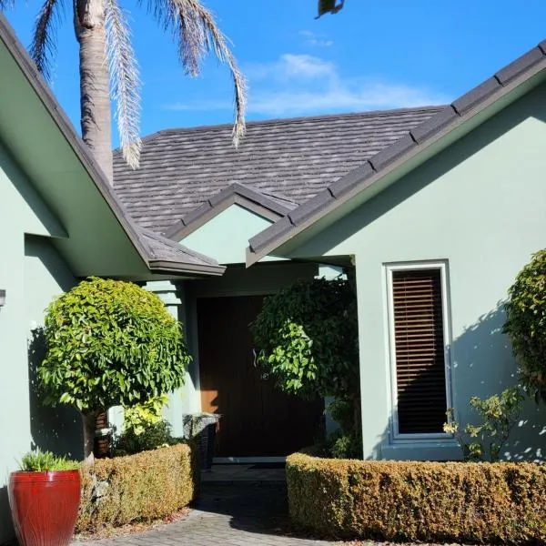 Gold on Gillies 3 Bedroom House, hotel v destinaci Taupo
