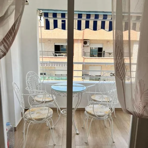 Acogedor apartamento en la playa, hotel en Los Mártires