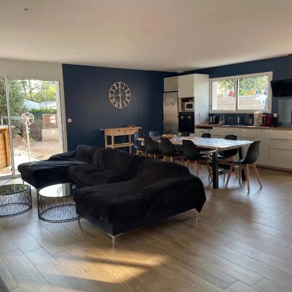 Gîte climatisé DUNE ET PLAGE jqà 12 personnes, hotel di Saint-Jean-de-Monts