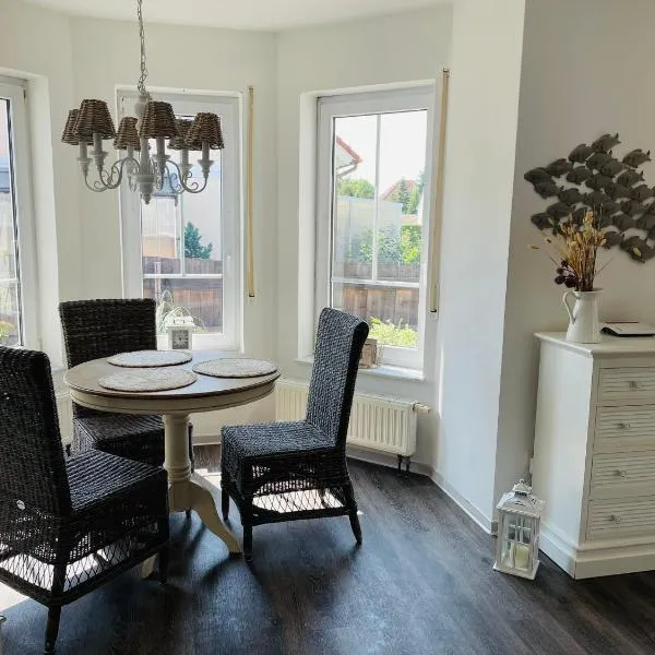 Ferienhaus Seenah - Wohnung Krabbe, hotel in Großzössen