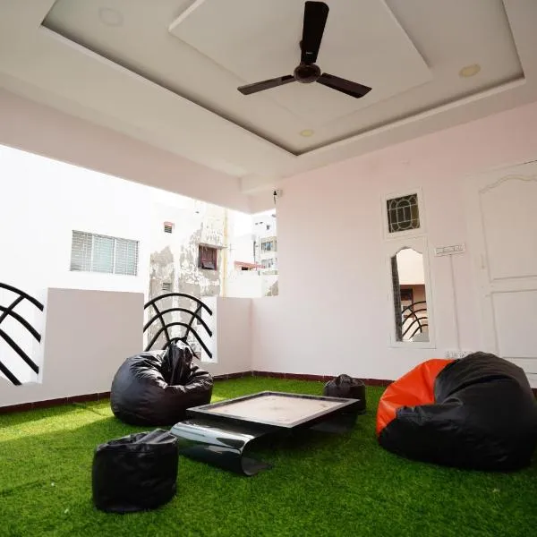 The Cozy Nest, hotel in Puducherry