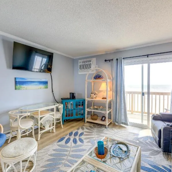 Oceanfront North Topsail Beach Rental with Deck，位于北托普塞尔海滩的酒店