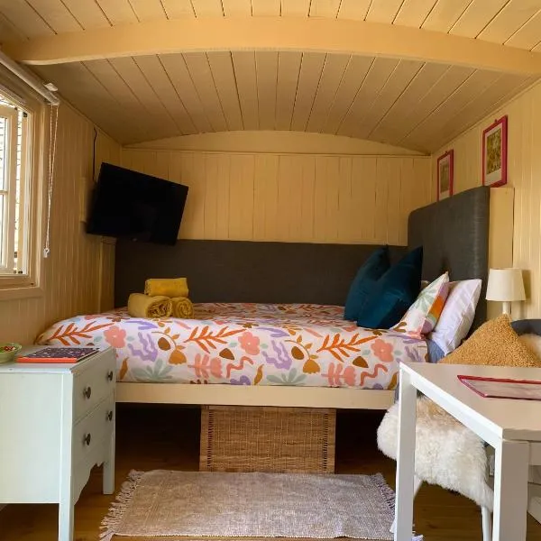 The Hut at Bay Tree Farm, Nympsfield, hotel v destinaci Nymphsfield
