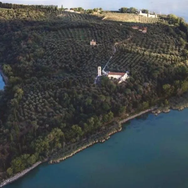 Isola Polvese Resort, hotel Castiglione del Lagóban