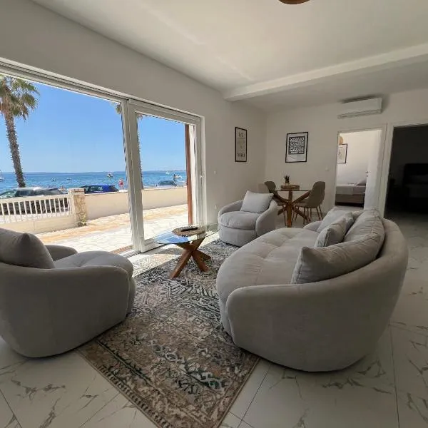 First Apartments, hotel v destinaci Vir