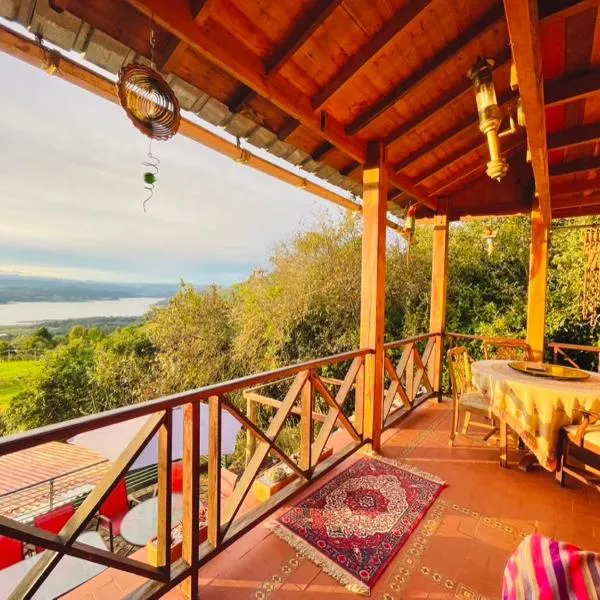 Varsovia, casa de madera biblioteca, hotel v destinaci Guatavita