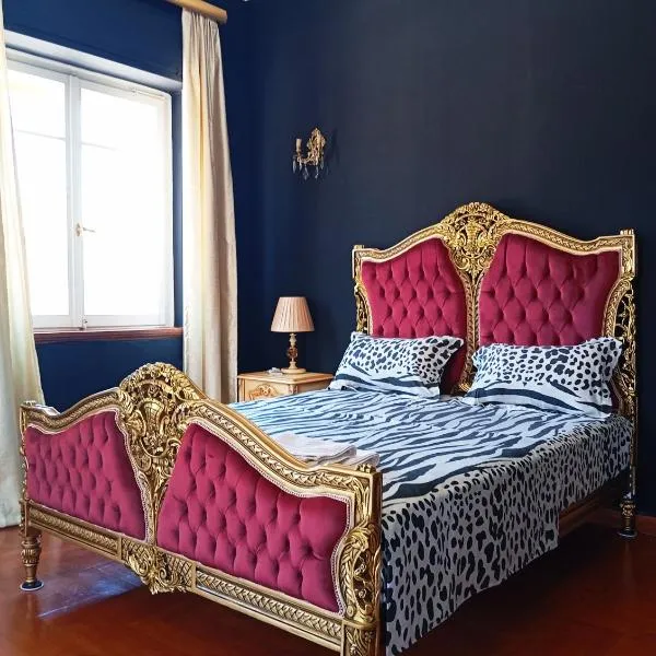 IRIS baroque apartment, hotel in Elefsina