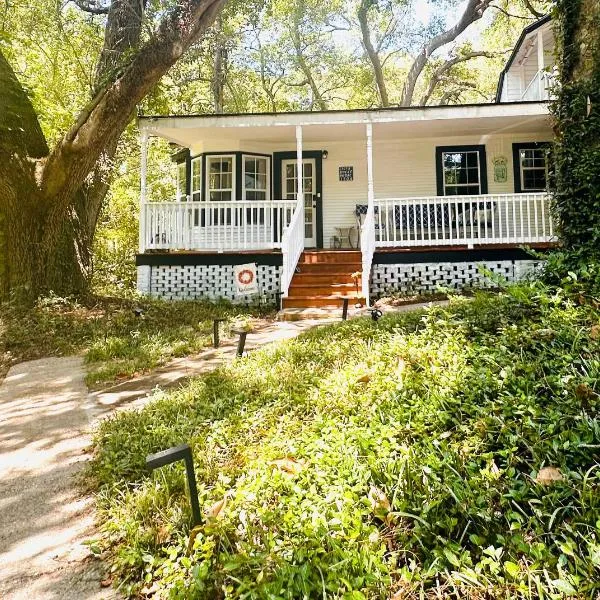 Cici's Guest House, hotel in Laurel