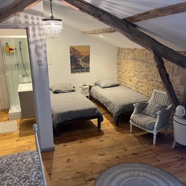 Chambre avec salle de bain, hotel v destinaci Caylus