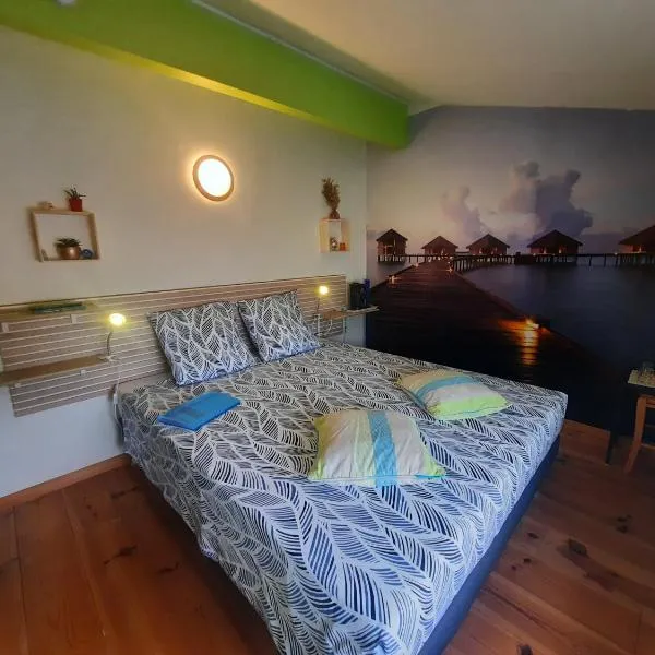 Chambre d'hôtes La Perla du Teich, piscine chauffée – hotel w mieście Le Teich