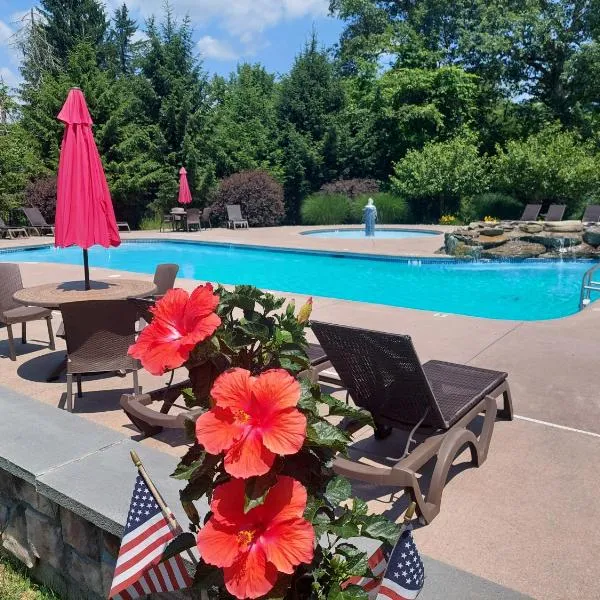Woodfield Manor - A Sundance Vacations Property، فندق في Cresco