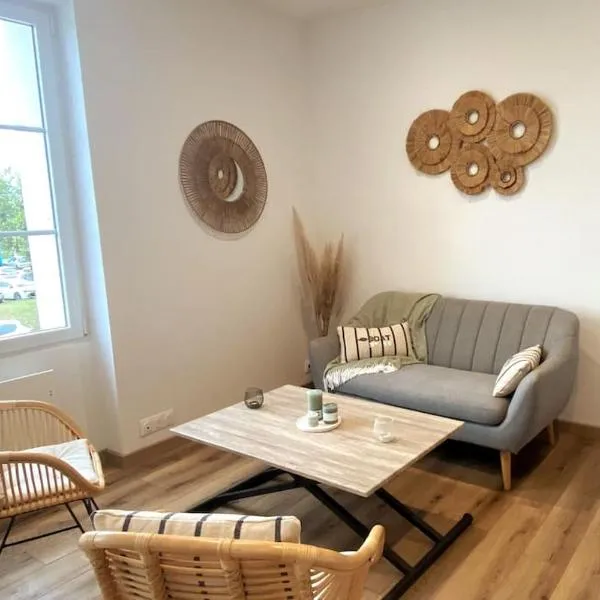 Appartement vue Port, hotel v destinaci Perros-Guirec