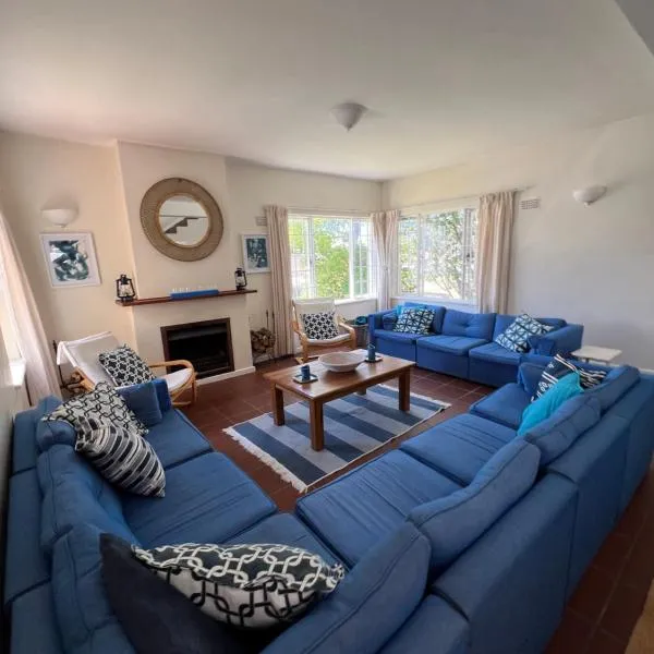 Sunny House in Stunning Arniston, hotel in Arniston