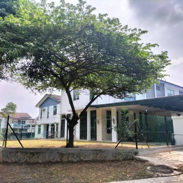 IRIS 31 Corner Lot Near Legoland JDT UTM Malay Only, hotel v destinaci Johor Bahru