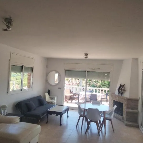 CAN TRULLEN CHALET CALAFELL, hotel Calafellben