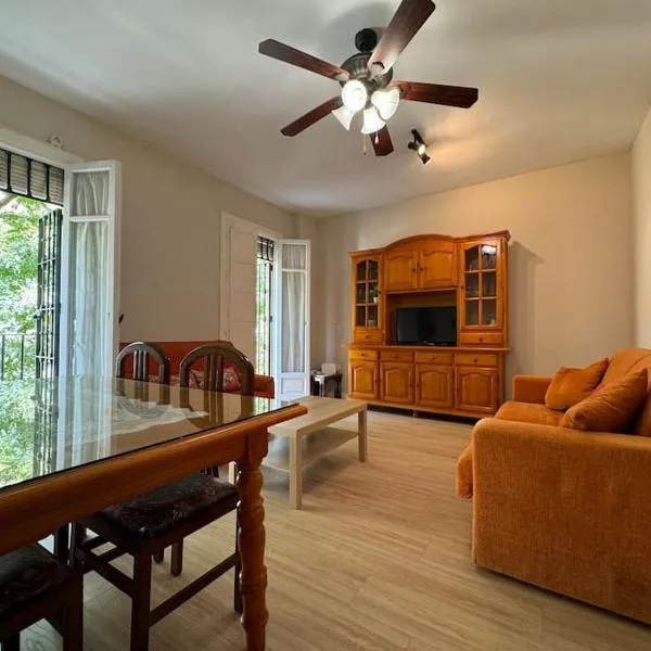 Apartamento en San Bernardo, el barrio torero, khách sạn ở Seville