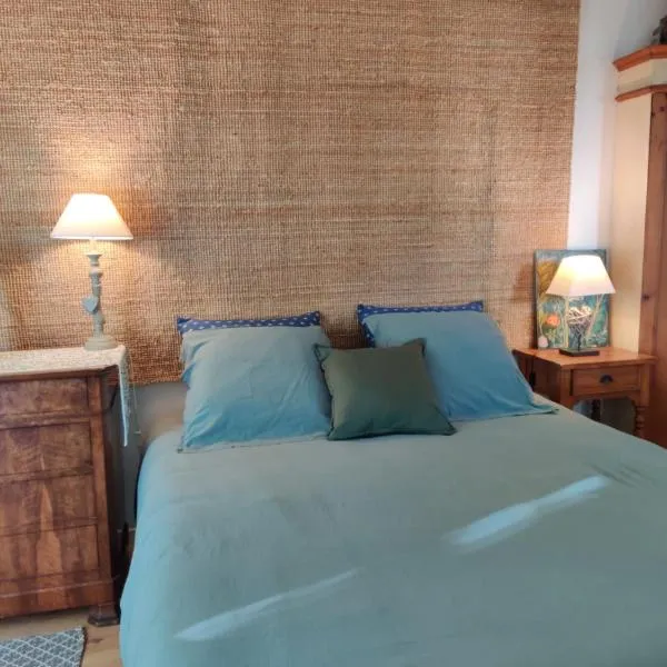 Le Cerisier, hotel v destinaci Mareil-Marly