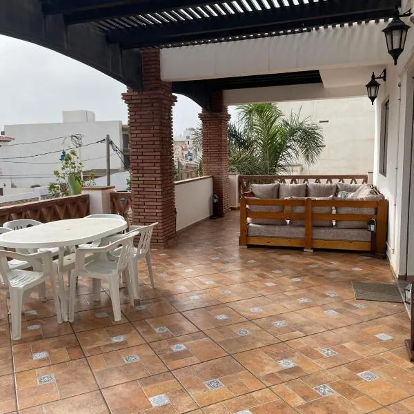 Appartement 4pc à 150m vue mer et vaste terrasse, hotel em Oued Laou