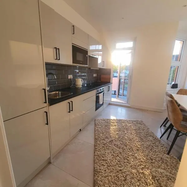 Stone Lodge 2 min Walk From Edgware Underground, hotel in Edgware