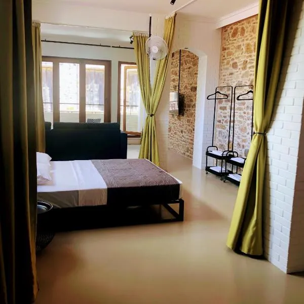 Loft in Aplotaria, hotel in Chios