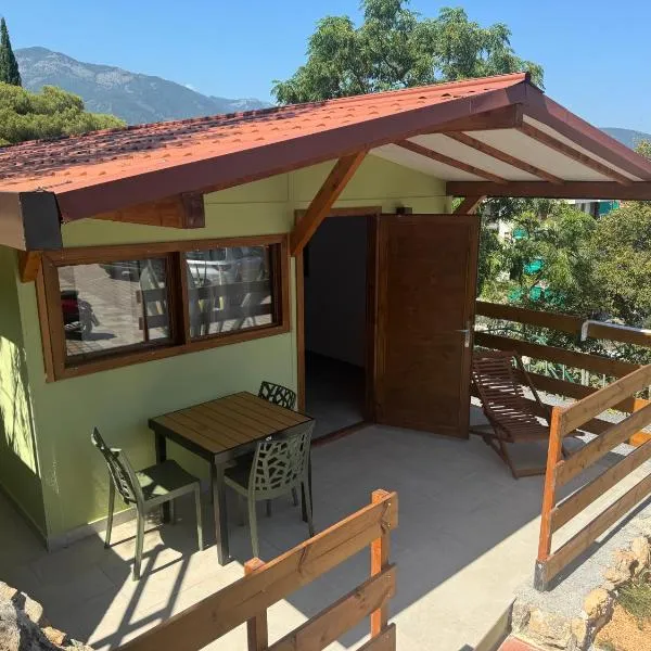 Parco vacanze e appartamenti Pfirsich, hotel v destinácii Borghetto Santo Spirito