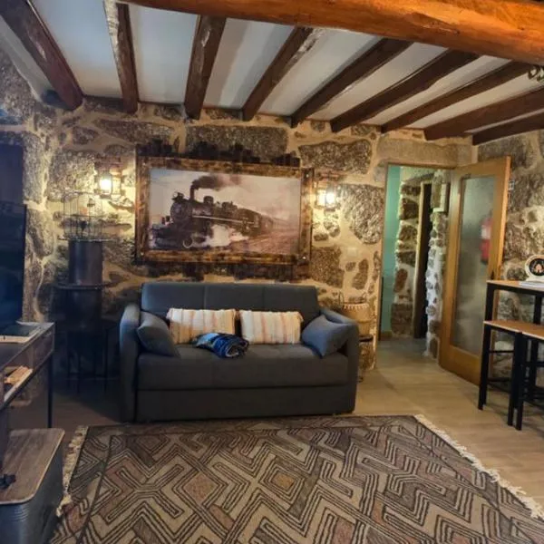 Rustic Retreat-Country House, hotel in Tondela