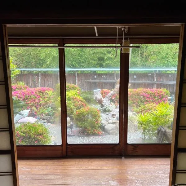一日限定一組の古民家の宿なんでもん, hotel a Naoshima