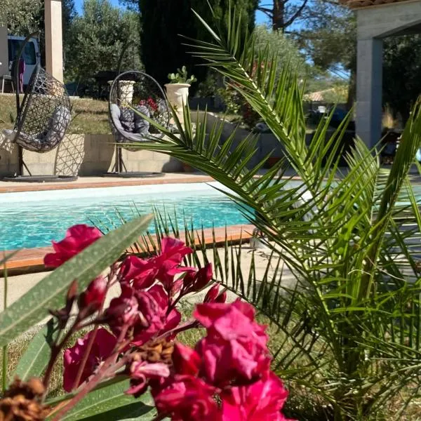La roulotte de La Motte, hotel in La Motte