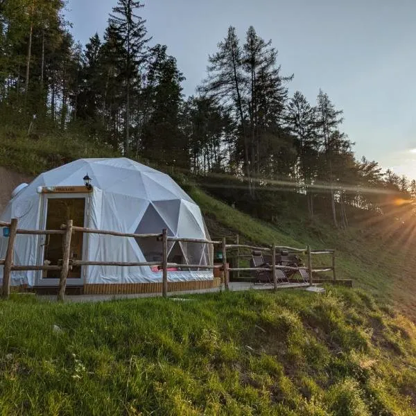 EdenCamp glamping, hotel in Onore