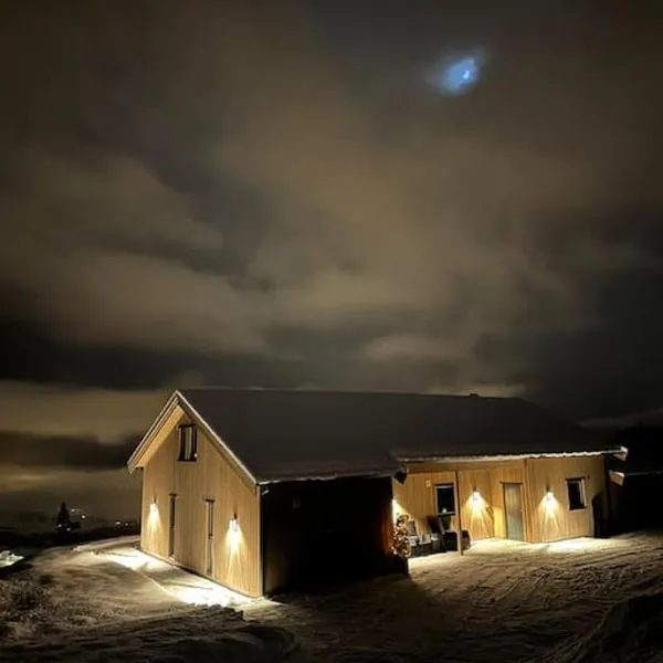 Hytte i flott natur og nær breen、Hafsloのホテル