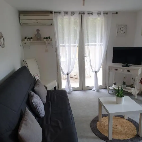 Appartement 10 Des Acacias, hotel v destinaci Anduze