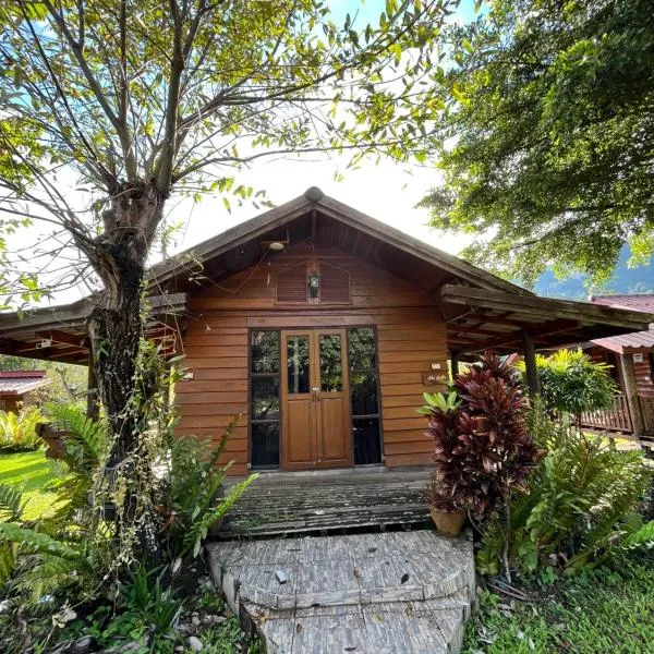 Angha forest view บ้านอุ่นรัก, hotel in Ban Sop Mae Klang