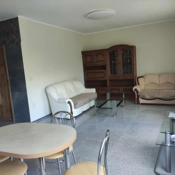 Rent Olamit, hotel in Karkazai
