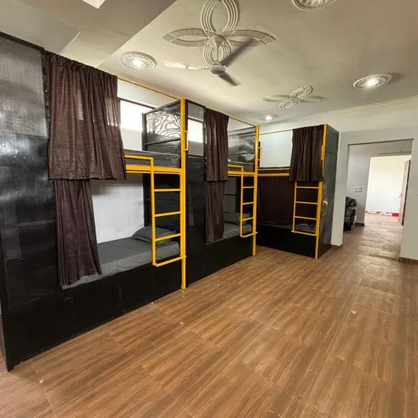 Dorm Hub, hotel v destinaci Déhrádún