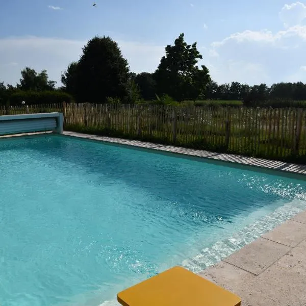 L'Oiseau Blanc, hotel v destinaci Saint-Nizier-le-Désert