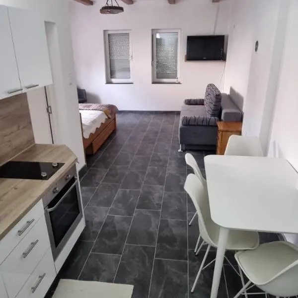 Zari apartman, hotel in Tuzla