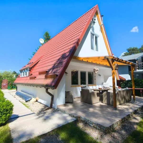 Dom Wakacyjny Za Zakrętem, hotel v destinaci Rowy