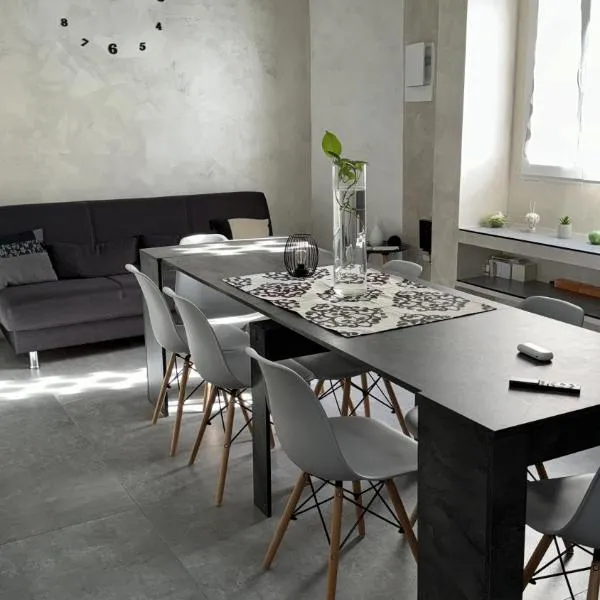 Maison CLOUDE, hotel em Matino