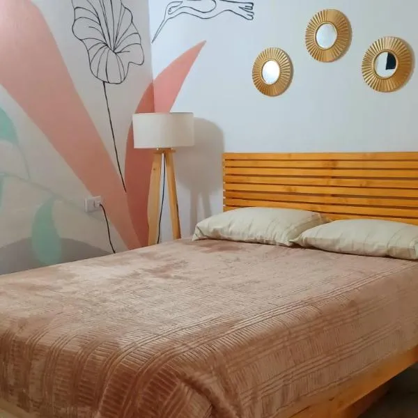 Dona Monica – hotel w mieście Ituzaingó